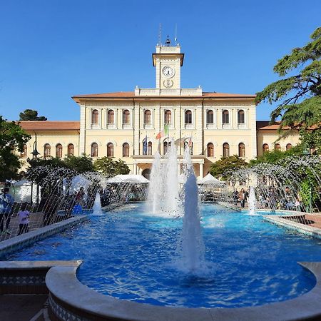 Apartamento Centromare Cattolica Exterior foto